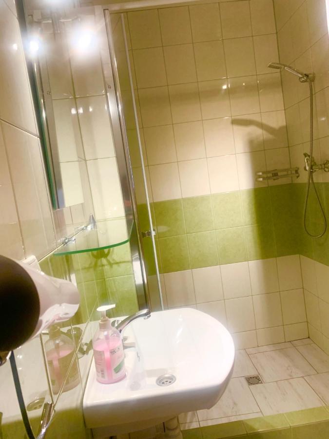 Pokoje I Domek Letniskowy Pod Kasztanem Jastarnia Esterno foto