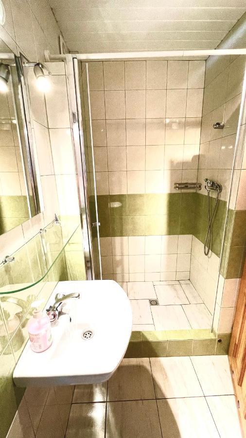 Pokoje I Domek Letniskowy Pod Kasztanem Jastarnia Esterno foto